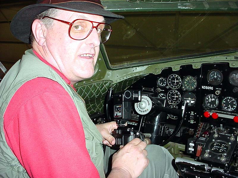 http://www.flightadventures.com/misc/pix/melo/B-17/B-17_3.jpg