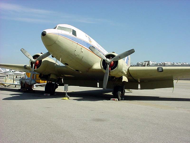 http://www.flightadventures.com/misc/pix/melo/DC-3/DC-3_1.jpg